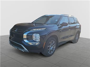 2023 Mitsubishi Outlander  SE