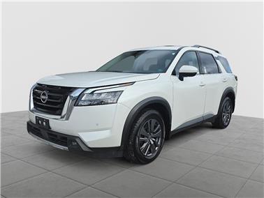 2024 Nissan Pathfinder  SV