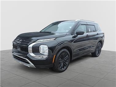 2022 Mitsubishi Outlander  SE