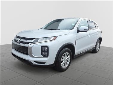 2023 Mitsubishi RVR SE