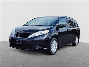 2017 Toyota Sienna  LE 7 Passenger