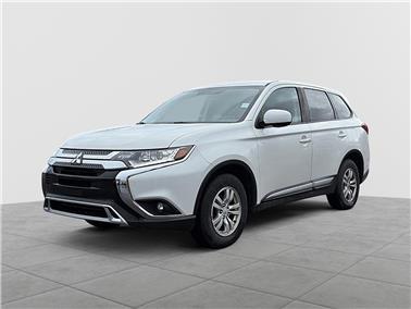 2020 Mitsubishi Outlander  ES
