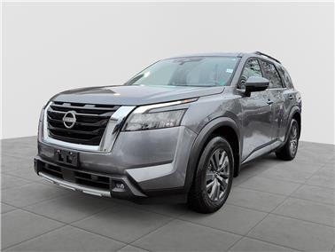 2024 Nissan Pathfinder  SV