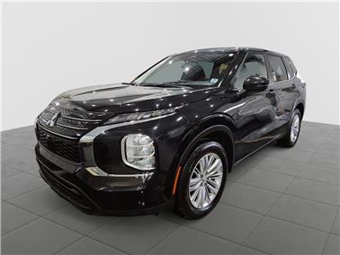 2022 Mitsubishi Outlander  ES