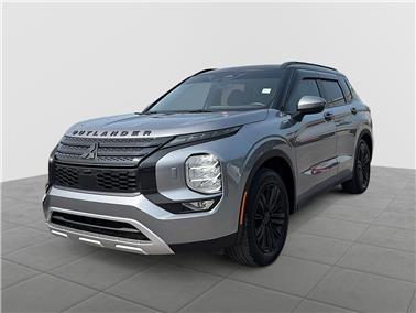2022 Mitsubishi Outlander  SE