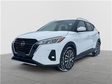 2025 Nissan Kicks Play  SV