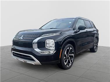 2024 Mitsubishi Outlander  SE