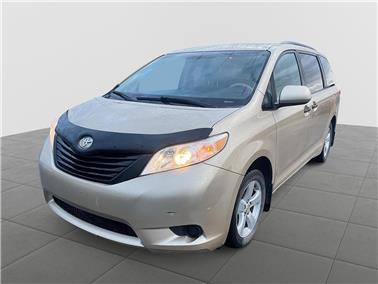 2012 Toyota Sienna  V6 7 Passenger