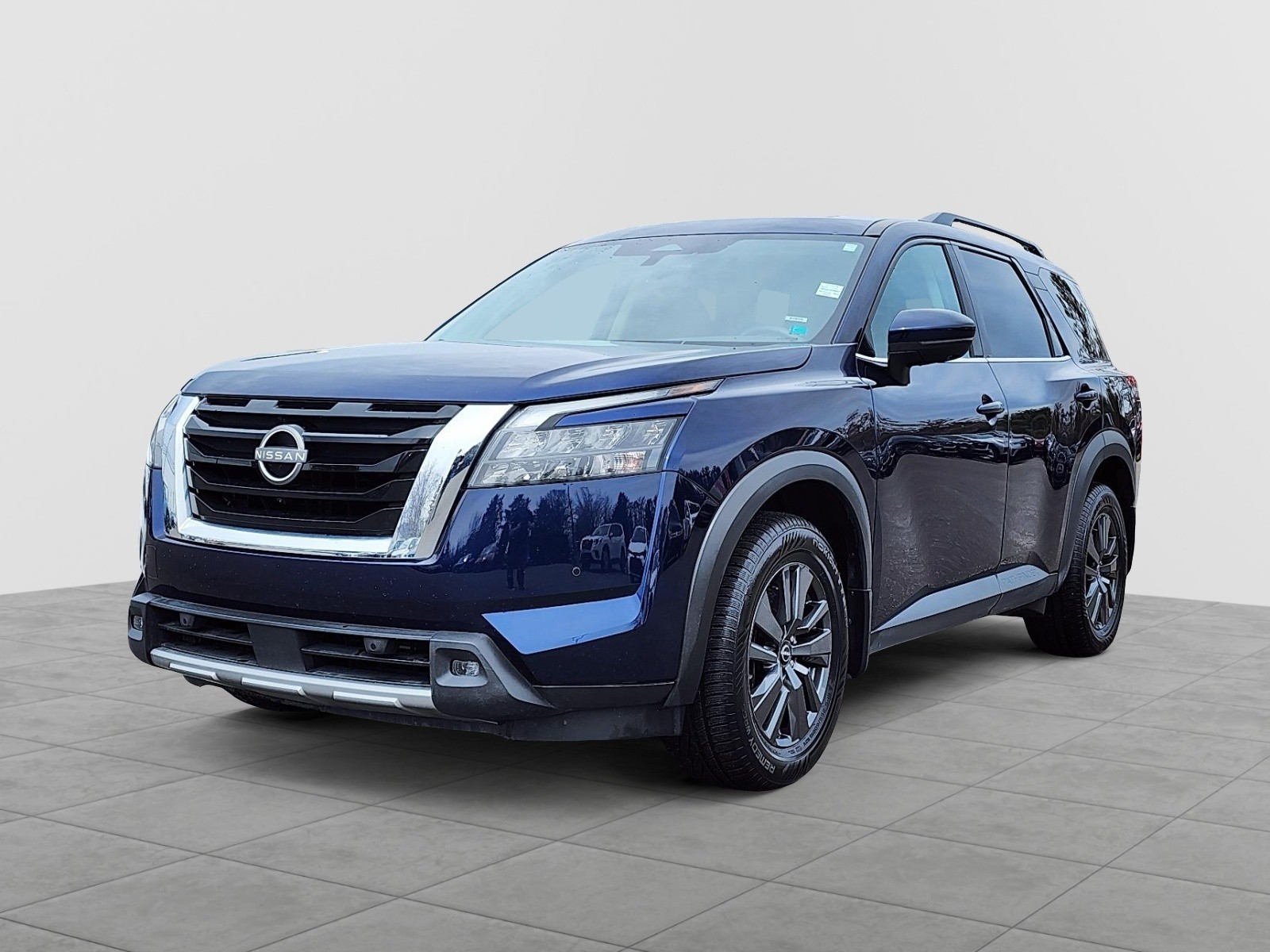 2023 Nissan Pathfinder SV