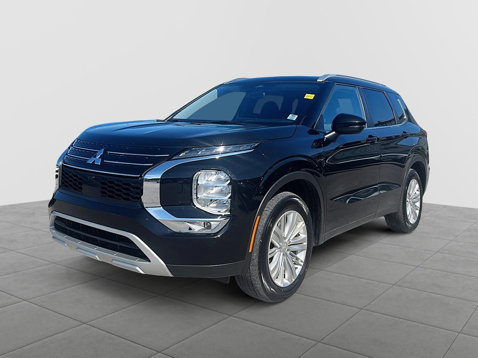 2024 Mitsubishi Outlander  SE