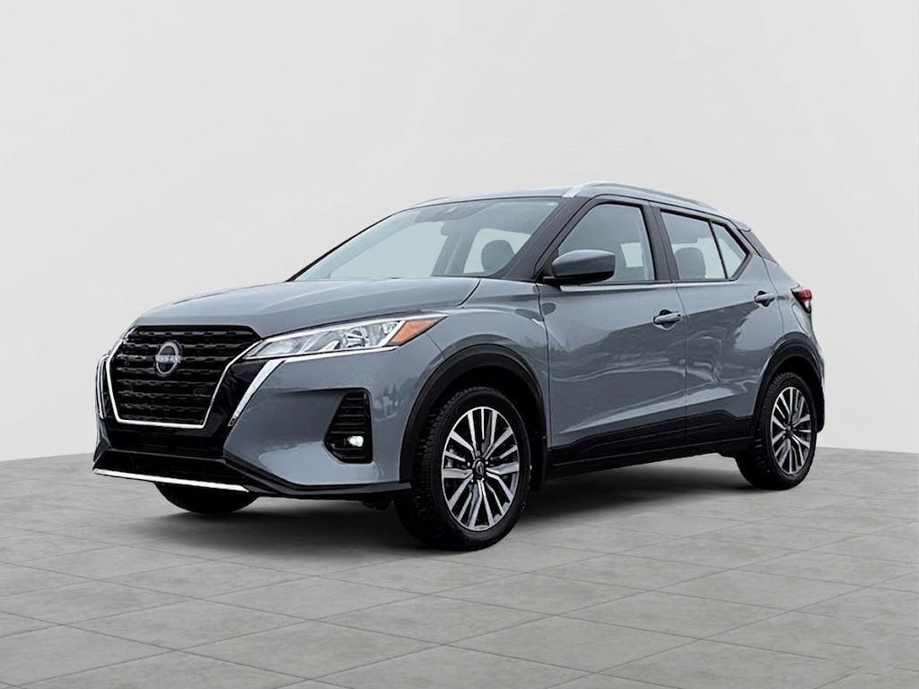 2025 Nissan Kicks Play  SV