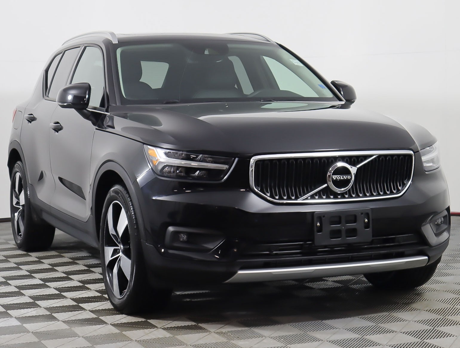 Certified Pre-Owned 2020 Volvo XC40 T5 Momentum Compact Luxury Sport ...