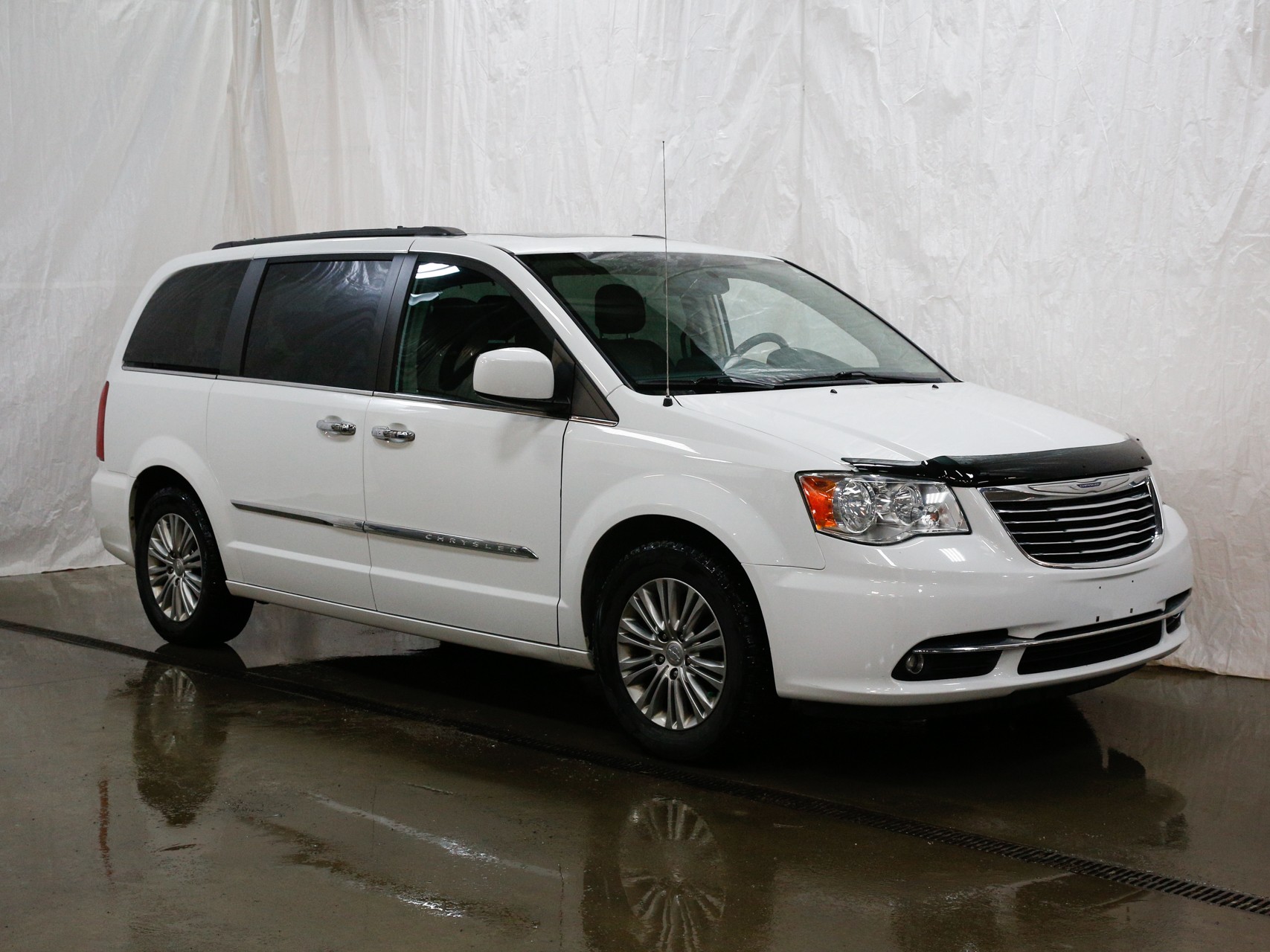 Chrysler Town & Country 2016 Touring-L