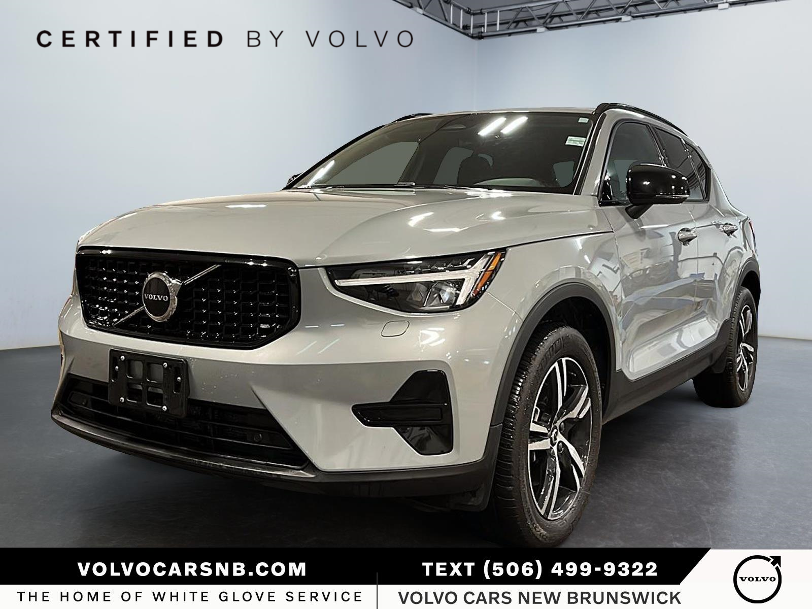 2024 Volvo XC40  B5 Core Dark Theme