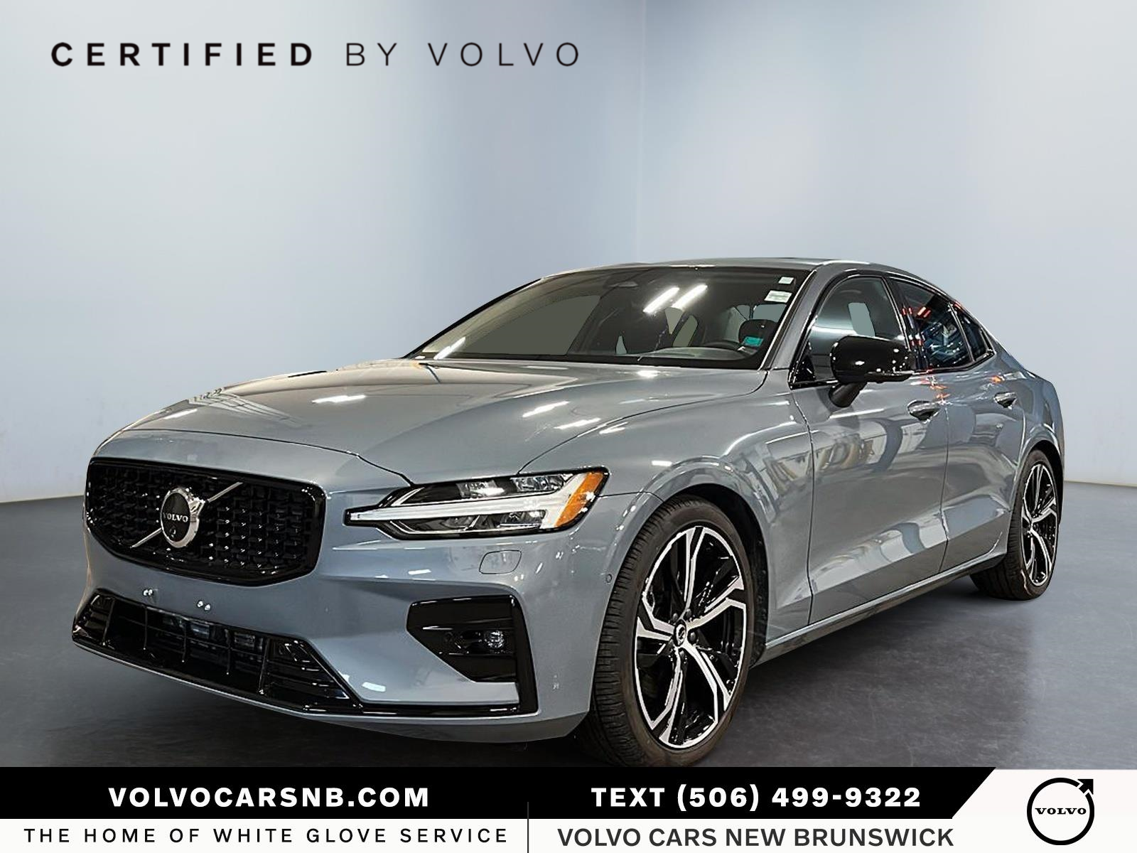 2024 Volvo S60  B5 Plus Dark Theme