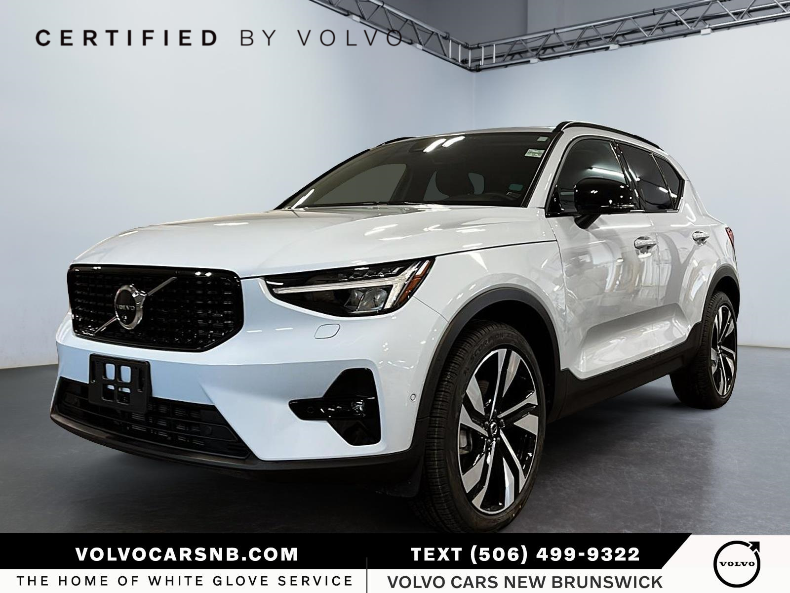 2025 Volvo XC40  B5 Plus Dark Theme