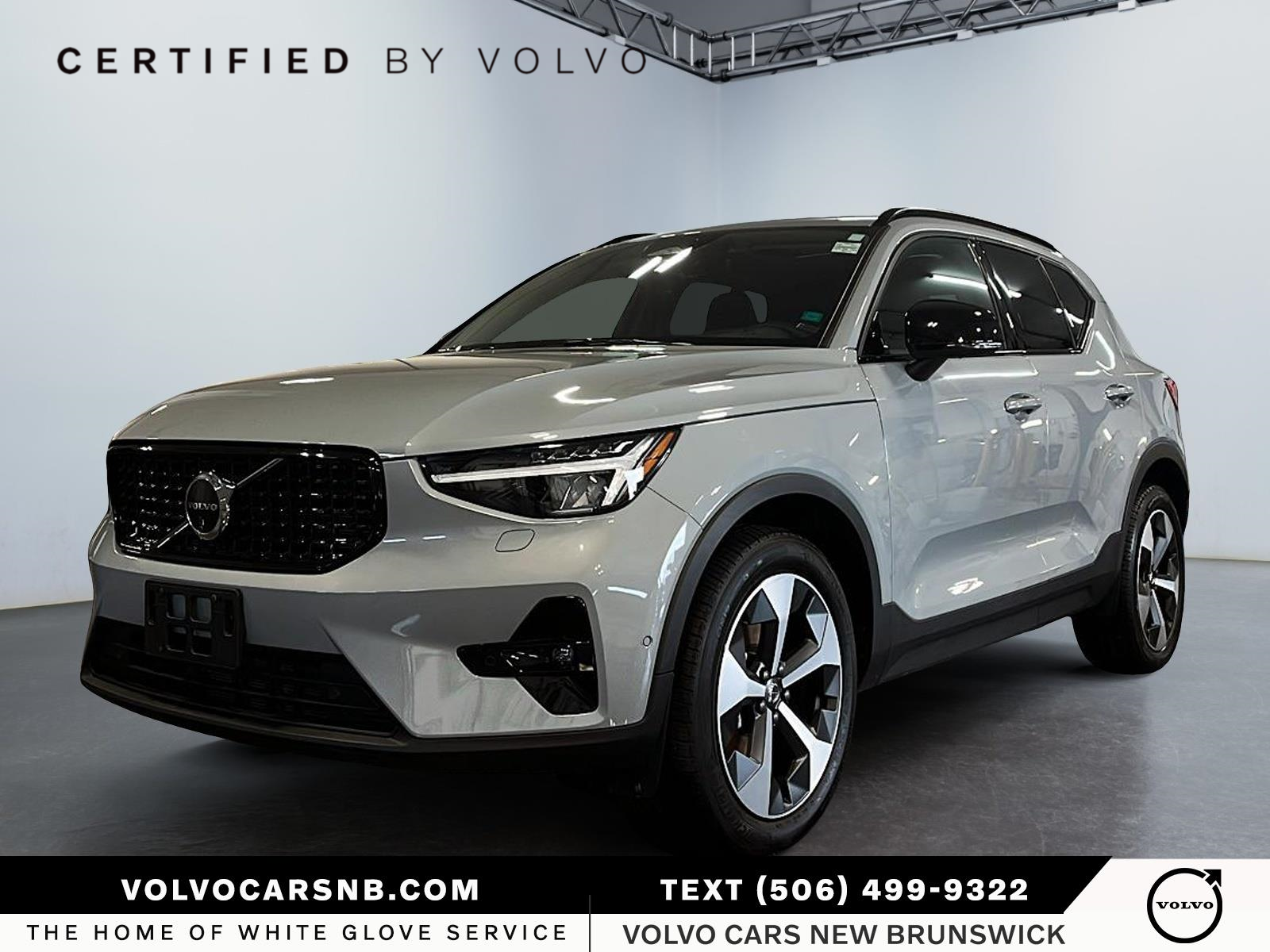 2025 Volvo XC40  B5 Plus Dark Theme