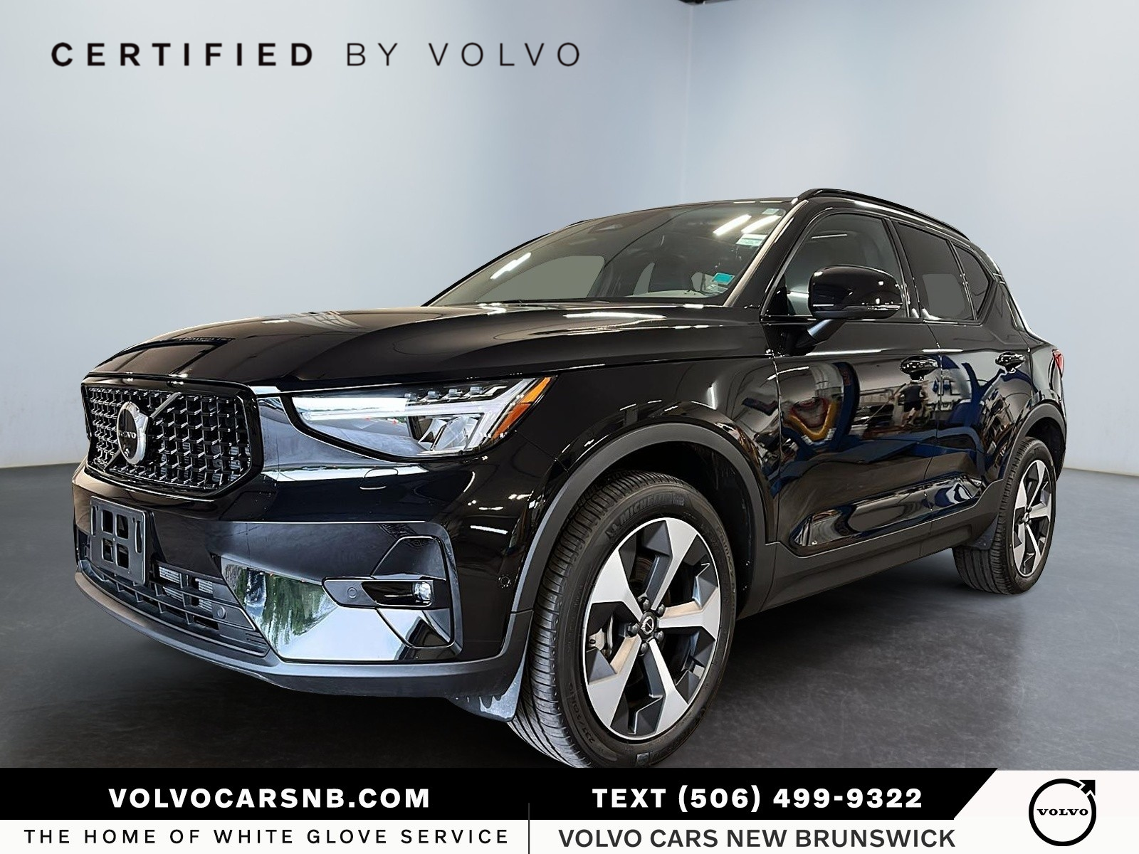 2025 Volvo XC40  B5 Plus Dark Theme