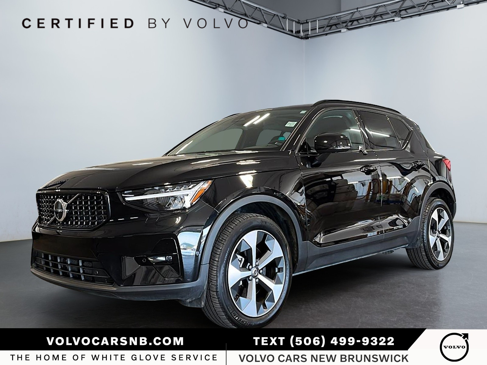 2025 Volvo XC40  B5 Plus Dark Theme