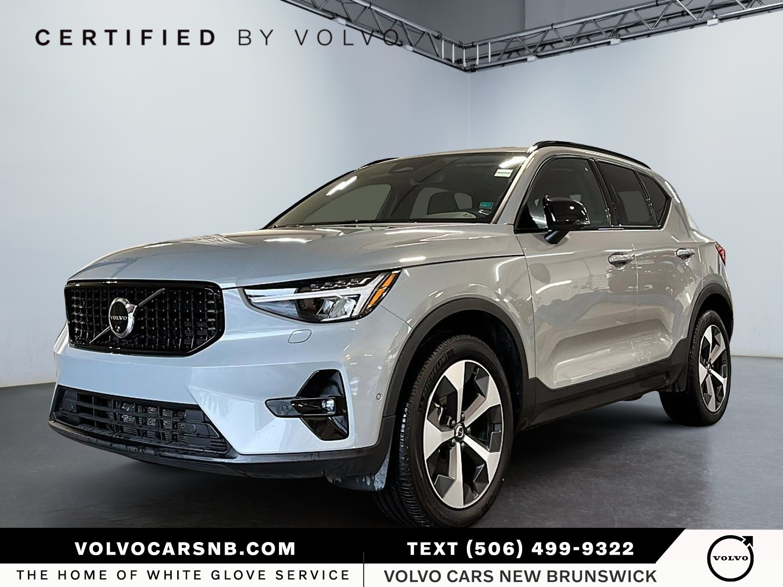 2025 Volvo XC40  B5 Plus Dark Theme