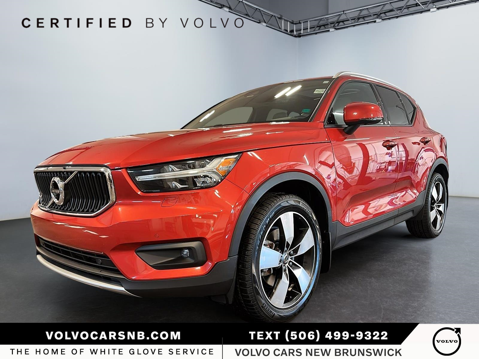 2022 Volvo XC40  T5 Momentum