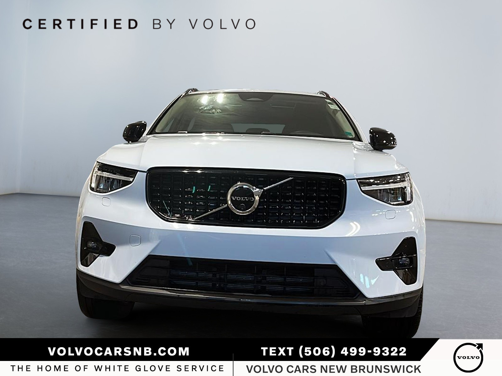 2025 Volvo XC40  B5 Plus Dark Theme
