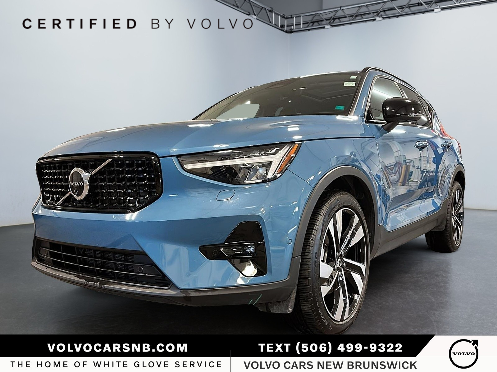 2025 Volvo XC40  B5 Plus Dark Theme