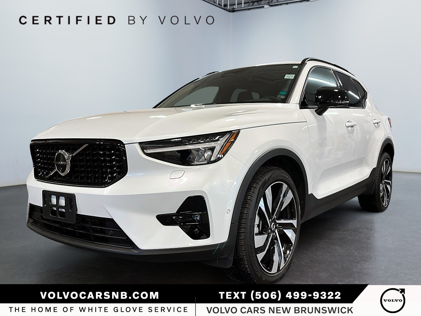 2025 Volvo XC40  B5 Plus Dark Theme