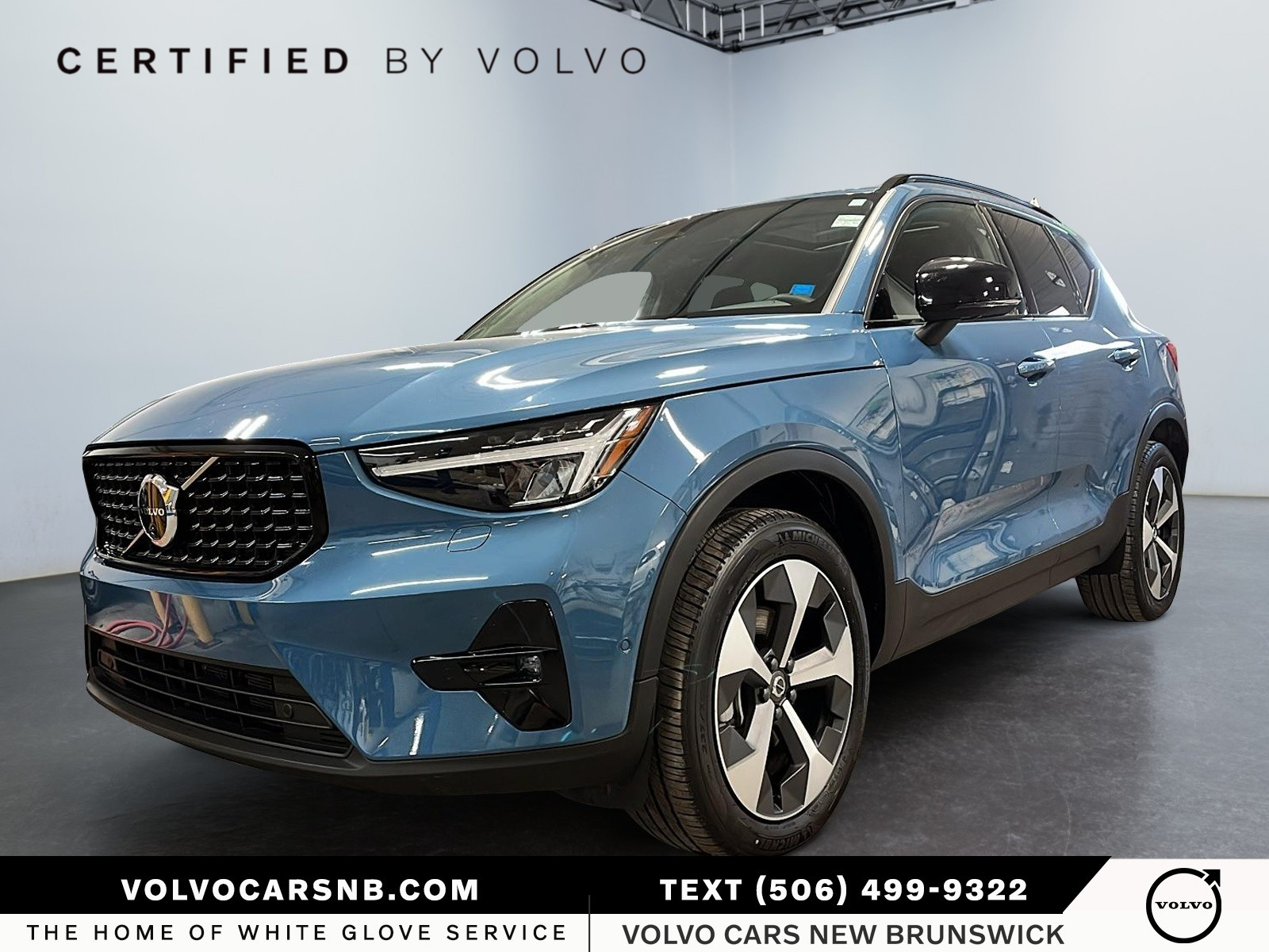 2025 Volvo XC40  B5 Plus Dark Theme