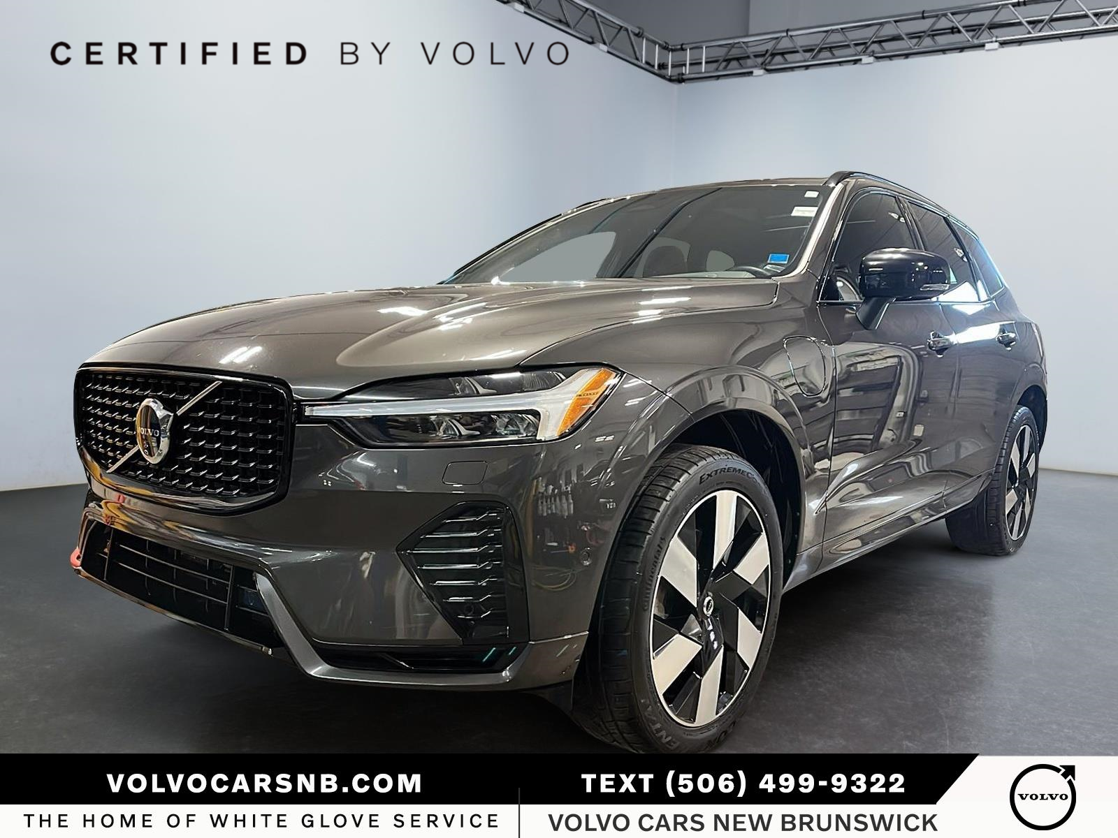 2024 Volvo XC60 Recharge Plug-In Hybrid  T8 Ultimate Dark Theme