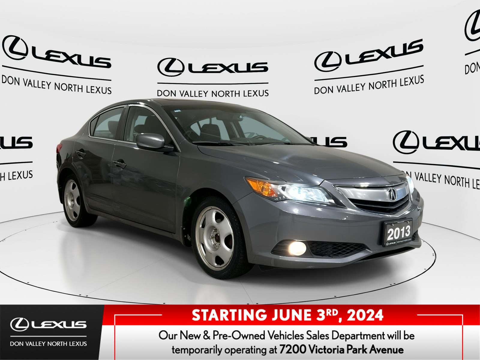2013 Acura ILX 2.0L FWD with Technology Package