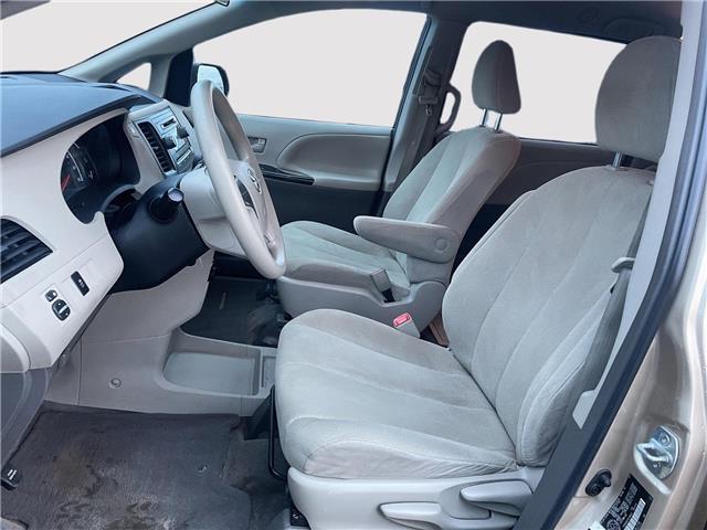 2012 Toyota Sienna V6 7 Passenger