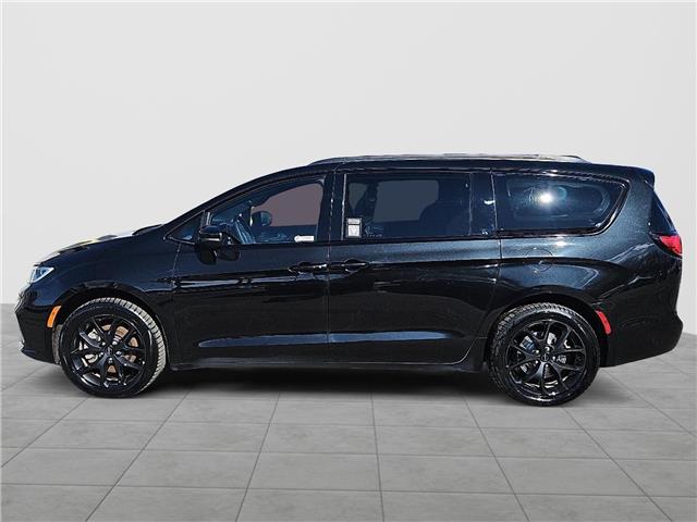 2023 Chrysler Pacifica Touring-L