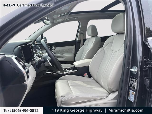 2022 Kia Sorento Plug-In Hybrid SX w/Grey Interior