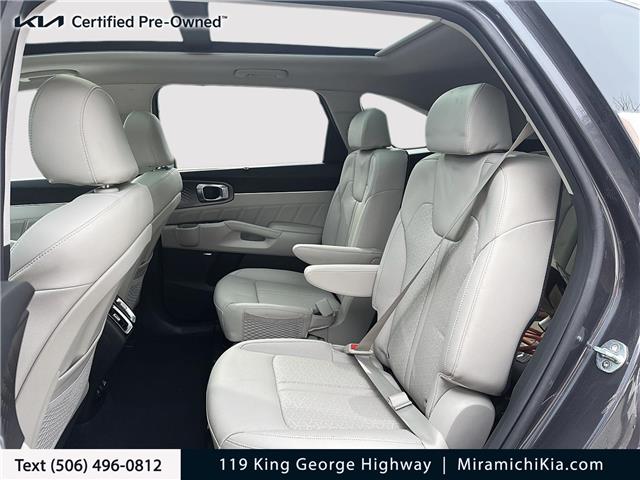 2022 Kia Sorento Plug-In Hybrid SX w/Grey Interior