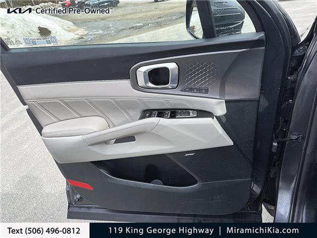 2022 Kia Sorento Plug-In Hybrid SX w/Grey Interior