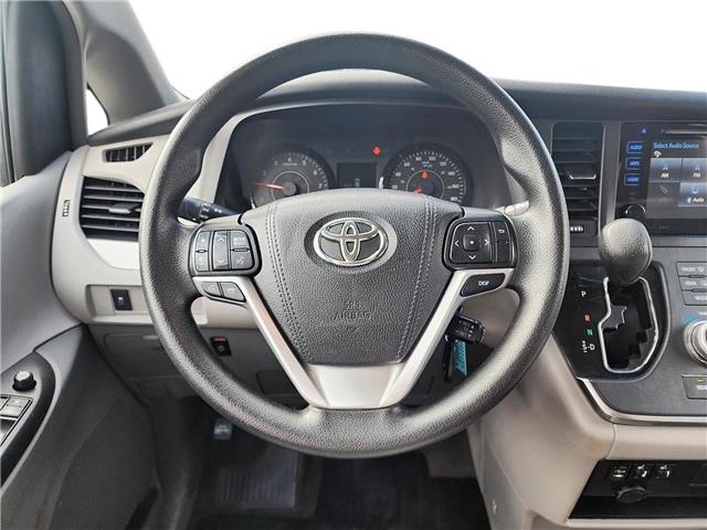 2017 Toyota Sienna LE 7 Passenger