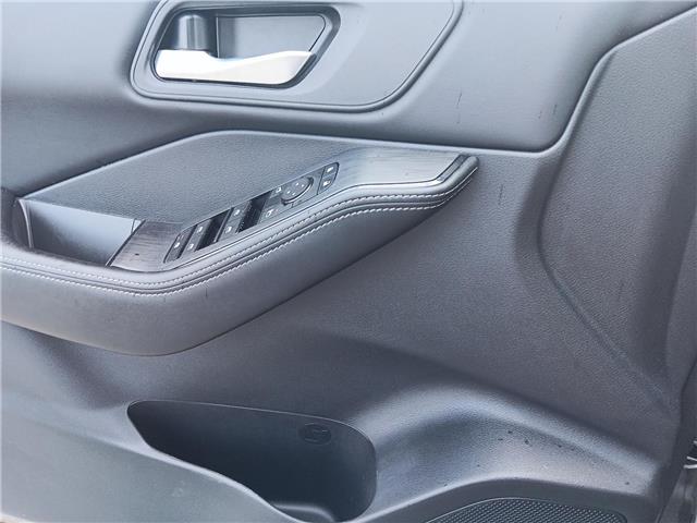 2024 Nissan Rogue SV Moonroof