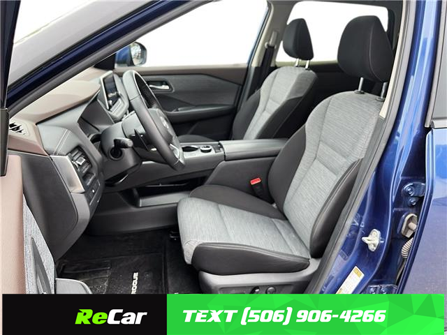 2023 Nissan Rogue SV Moonroof