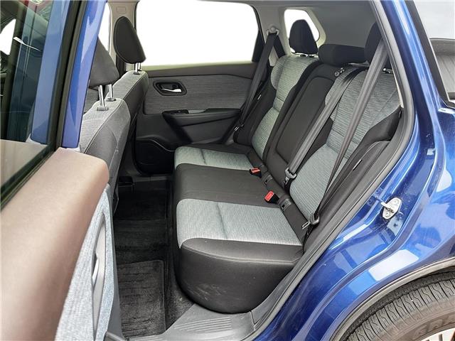 2023 Nissan Rogue SV Moonroof