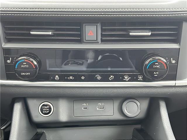 2023 Nissan Rogue SV Moonroof