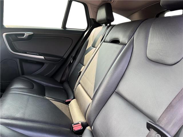 2016 Volvo V60 Cross Country T5 Premier