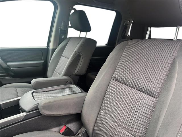 2014 Nissan Titan SV