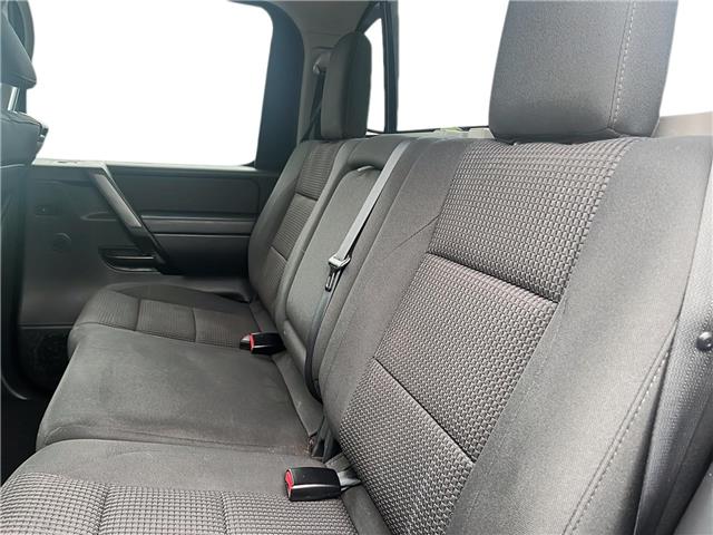 2014 Nissan Titan SV