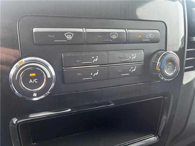 2014 Nissan Titan SV