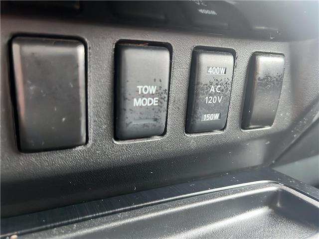 2014 Nissan Titan SV