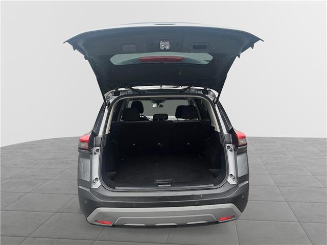 2023 Nissan Rogue SV Moonroof