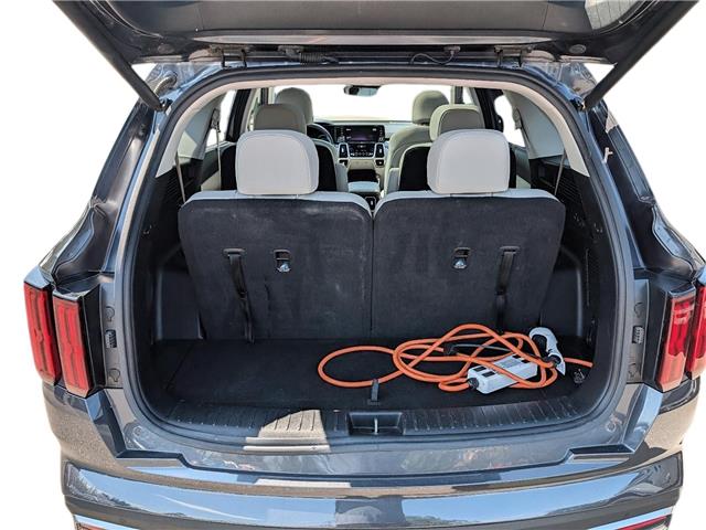 2022 Kia Sorento Plug-In Hybrid SX w/Grey Interior