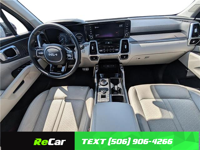 2022 Kia Sorento Plug-In Hybrid SX w/Grey Interior