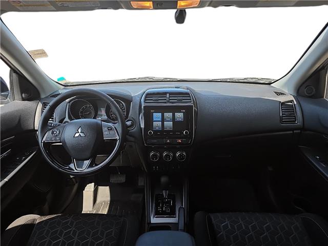 2023 Mitsubishi RVR SE
